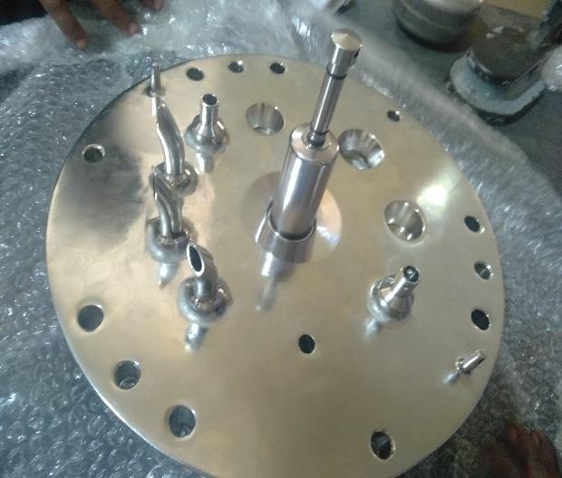 Process Vessel Lid with Multi-Port Connections